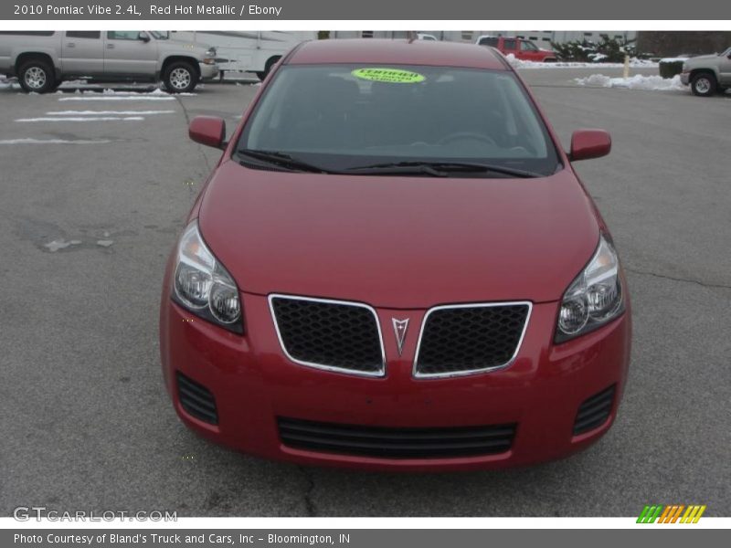 Red Hot Metallic / Ebony 2010 Pontiac Vibe 2.4L