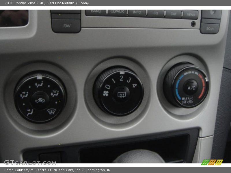 Red Hot Metallic / Ebony 2010 Pontiac Vibe 2.4L