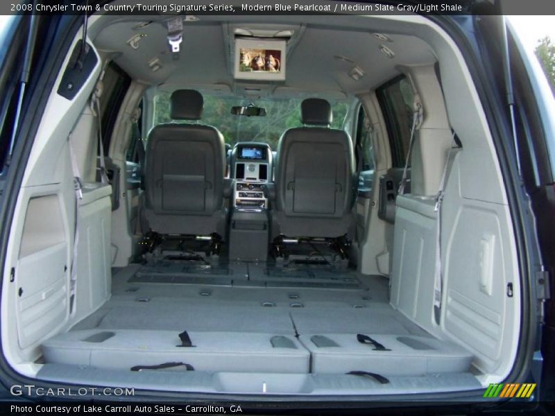 Modern Blue Pearlcoat / Medium Slate Gray/Light Shale 2008 Chrysler Town & Country Touring Signature Series