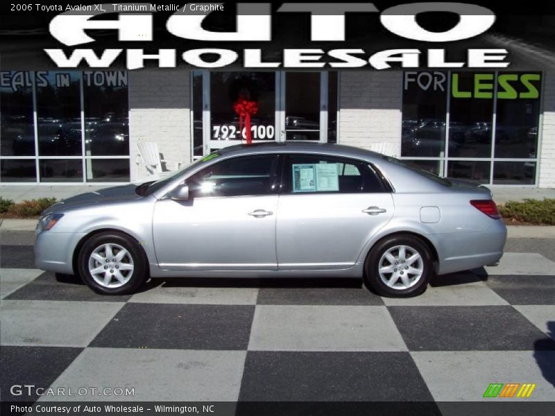 Titanium Metallic / Graphite 2006 Toyota Avalon XL