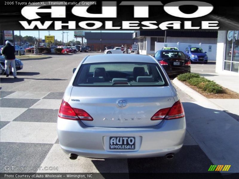 Titanium Metallic / Graphite 2006 Toyota Avalon XL