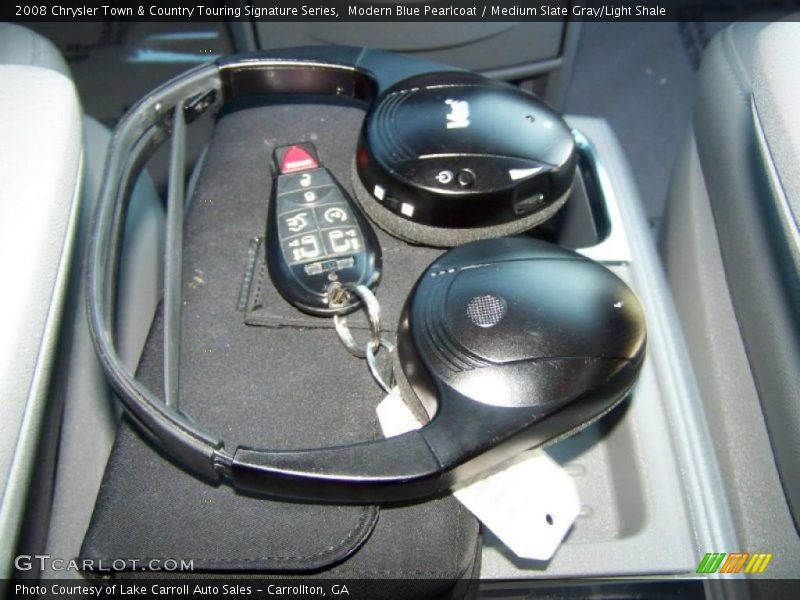 Modern Blue Pearlcoat / Medium Slate Gray/Light Shale 2008 Chrysler Town & Country Touring Signature Series