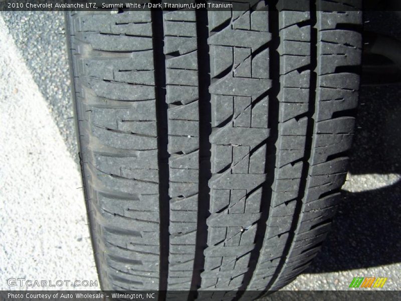 Summit White / Dark Titanium/Light Titanium 2010 Chevrolet Avalanche LTZ