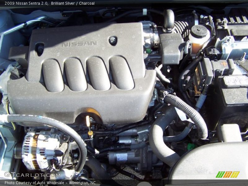 Brilliant Silver / Charcoal 2009 Nissan Sentra 2.0