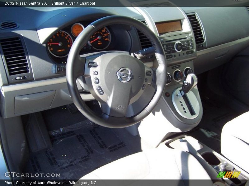 Brilliant Silver / Charcoal 2009 Nissan Sentra 2.0