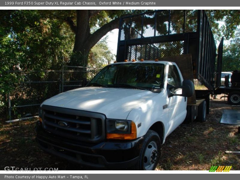 Oxford White / Medium Graphite 1999 Ford F350 Super Duty XL Regular Cab Chassis