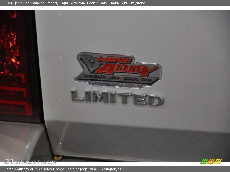 Light Graystone Pearl / Dark Khaki/Light Graystone 2008 Jeep Commander Limited