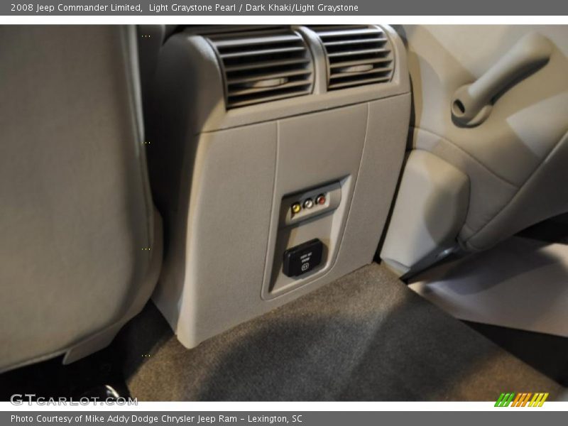 Light Graystone Pearl / Dark Khaki/Light Graystone 2008 Jeep Commander Limited