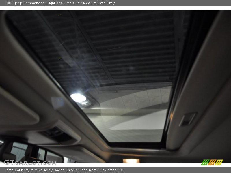 Light Khaki Metallic / Medium Slate Gray 2006 Jeep Commander
