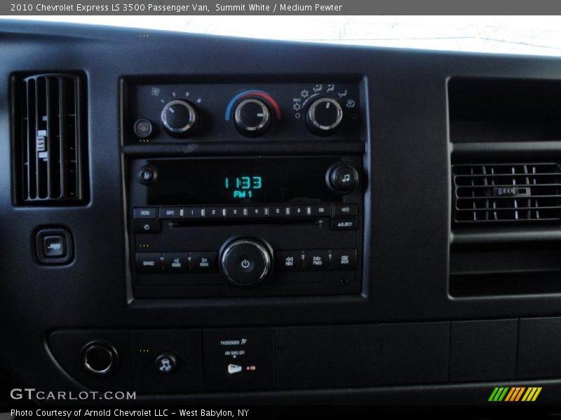 Summit White / Medium Pewter 2010 Chevrolet Express LS 3500 Passenger Van