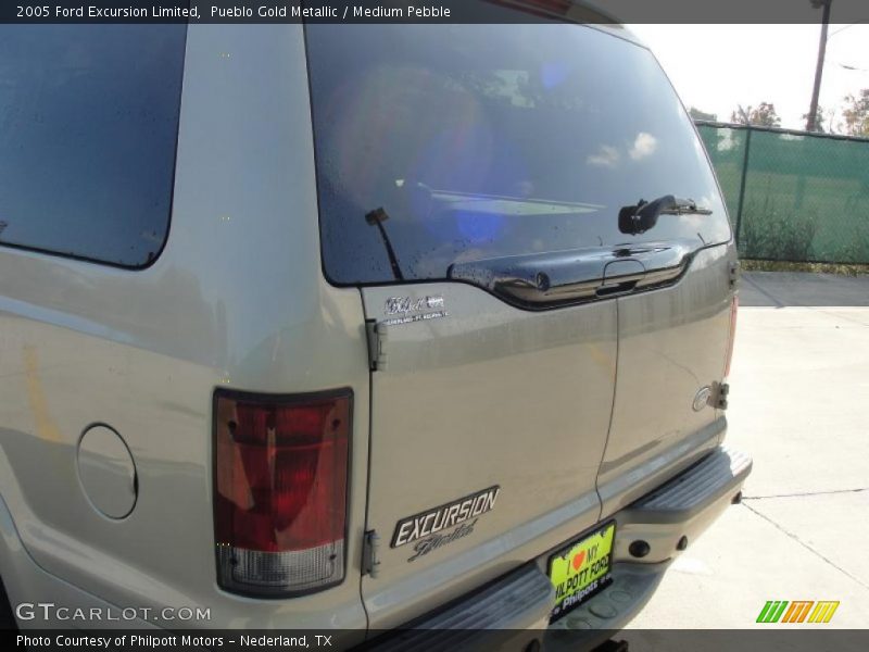 Pueblo Gold Metallic / Medium Pebble 2005 Ford Excursion Limited