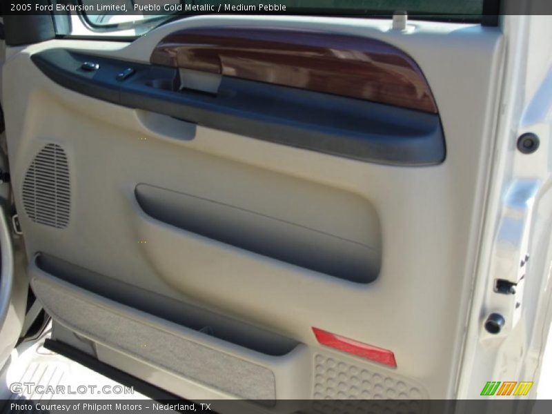 Pueblo Gold Metallic / Medium Pebble 2005 Ford Excursion Limited