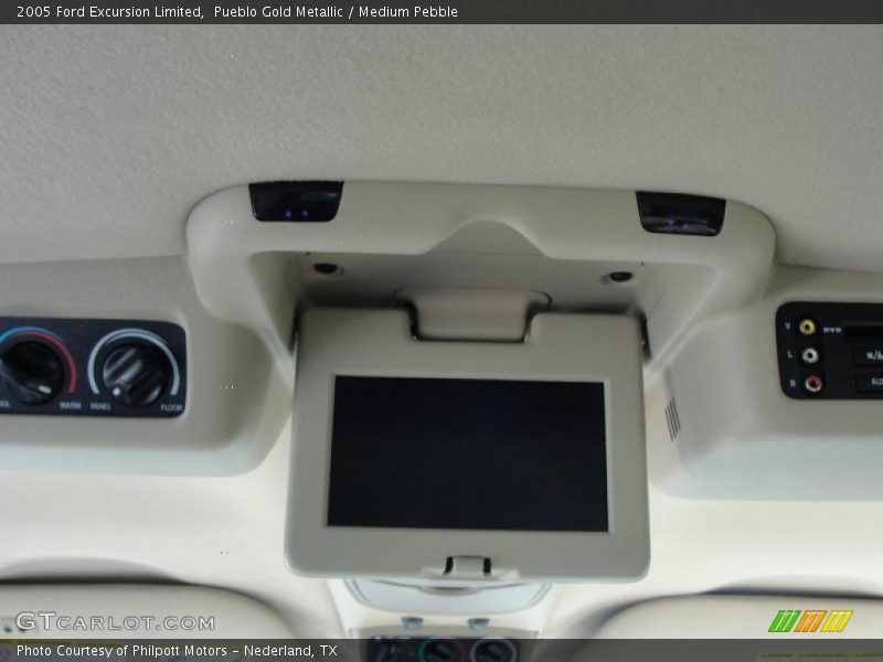 Pueblo Gold Metallic / Medium Pebble 2005 Ford Excursion Limited