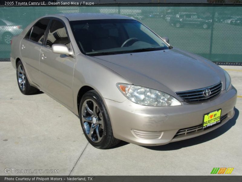 Front 3/4 View of 2005 Camry LE