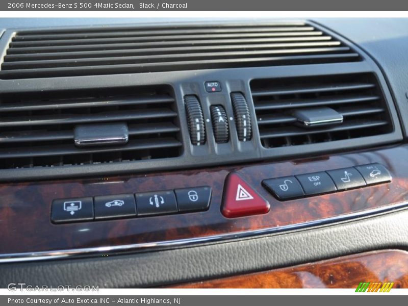 Controls of 2006 S 500 4Matic Sedan