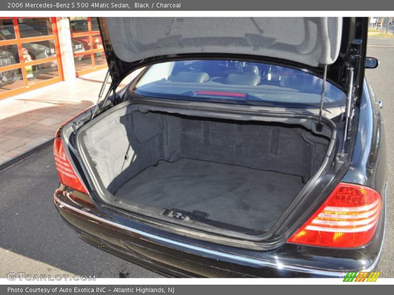  2006 S 500 4Matic Sedan Trunk