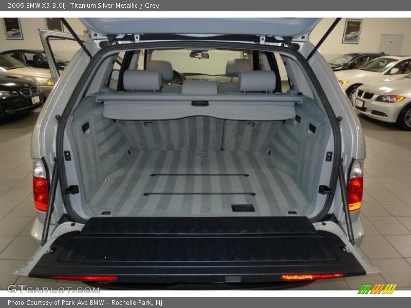 Titanium Silver Metallic / Grey 2006 BMW X5 3.0i