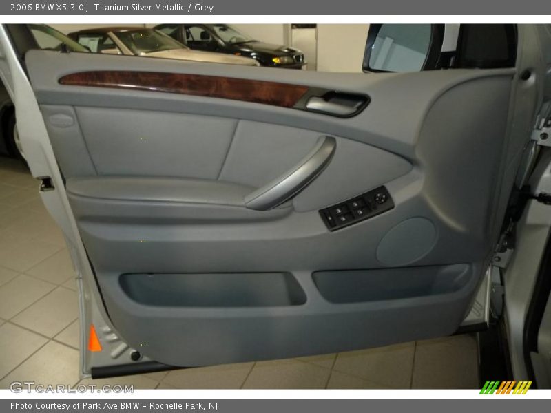 Titanium Silver Metallic / Grey 2006 BMW X5 3.0i