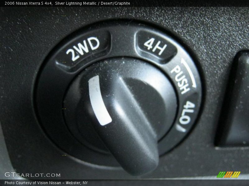 Silver Lightning Metallic / Desert/Graphite 2006 Nissan Xterra S 4x4