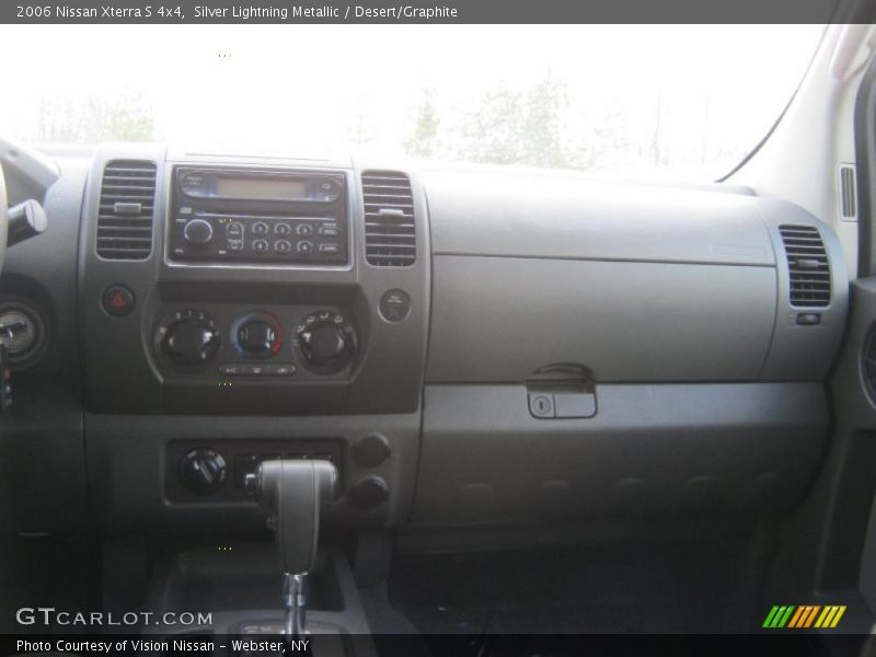 Silver Lightning Metallic / Desert/Graphite 2006 Nissan Xterra S 4x4