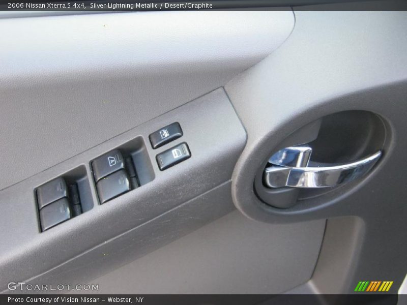 Silver Lightning Metallic / Desert/Graphite 2006 Nissan Xterra S 4x4