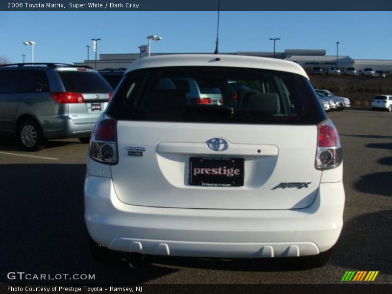 Super White / Dark Gray 2006 Toyota Matrix
