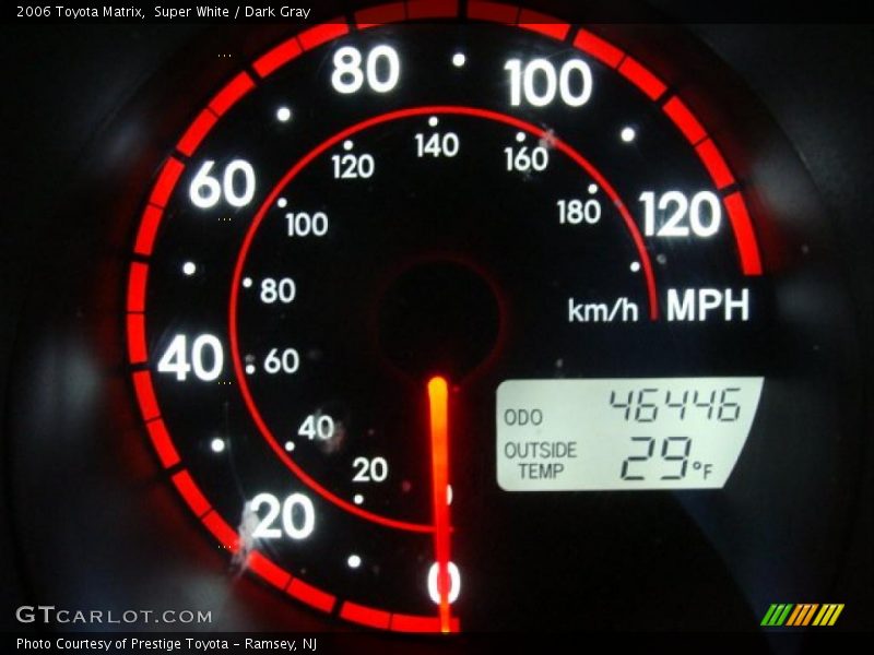 Super White / Dark Gray 2006 Toyota Matrix