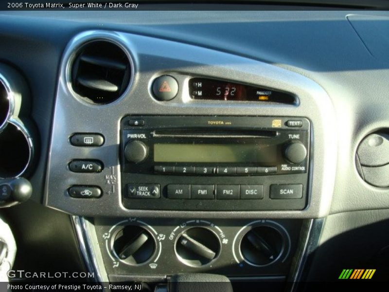 Super White / Dark Gray 2006 Toyota Matrix