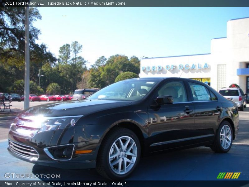 Tuxedo Black Metallic / Medium Light Stone 2011 Ford Fusion SEL