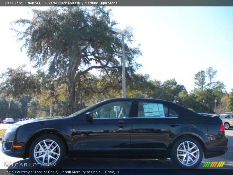 Tuxedo Black Metallic / Medium Light Stone 2011 Ford Fusion SEL