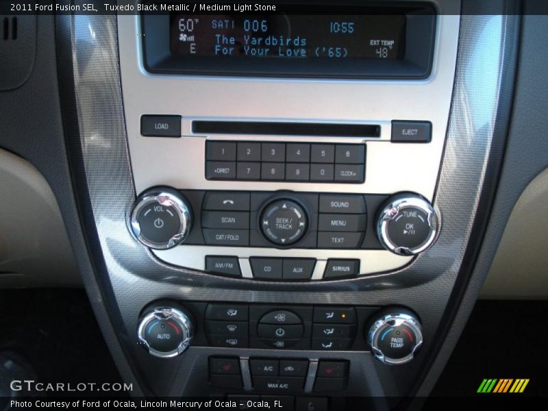 Tuxedo Black Metallic / Medium Light Stone 2011 Ford Fusion SEL