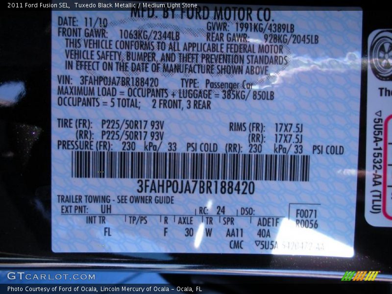 Tuxedo Black Metallic / Medium Light Stone 2011 Ford Fusion SEL