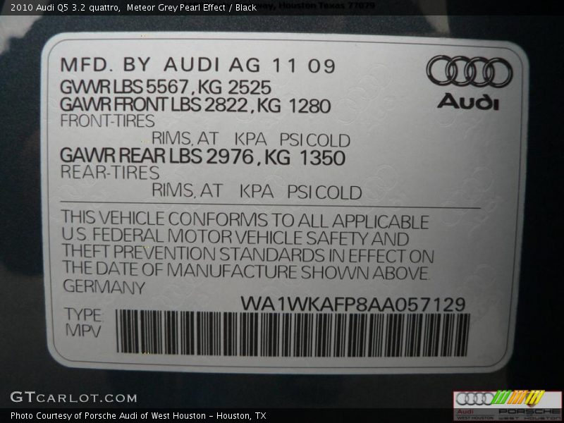 Meteor Grey Pearl Effect / Black 2010 Audi Q5 3.2 quattro