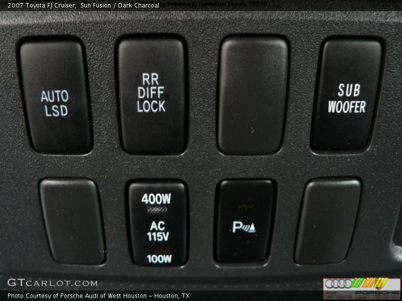 Controls of 2007 FJ Cruiser 