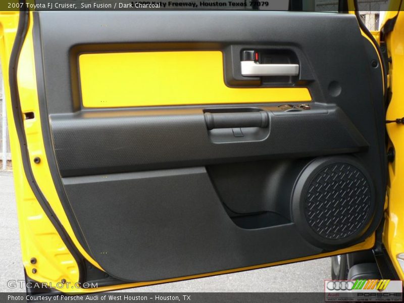 Sun Fusion / Dark Charcoal 2007 Toyota FJ Cruiser