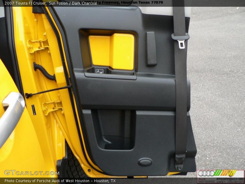 Sun Fusion / Dark Charcoal 2007 Toyota FJ Cruiser
