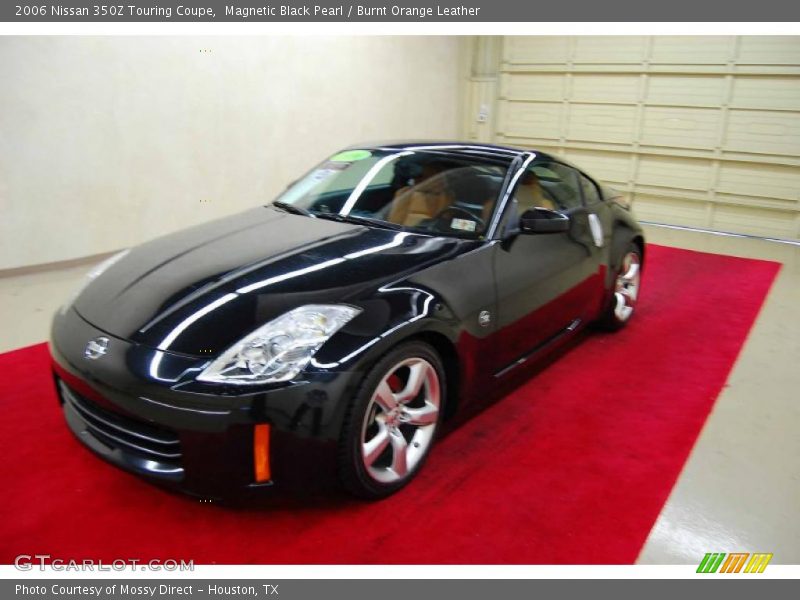 Front 3/4 View of 2006 350Z Touring Coupe