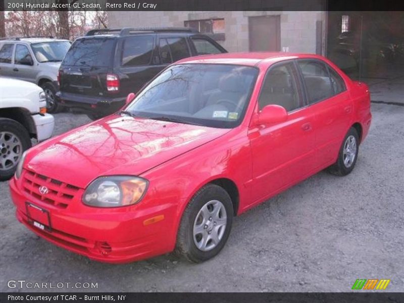 Front 3/4 View of 2004 Accent GL Sedan