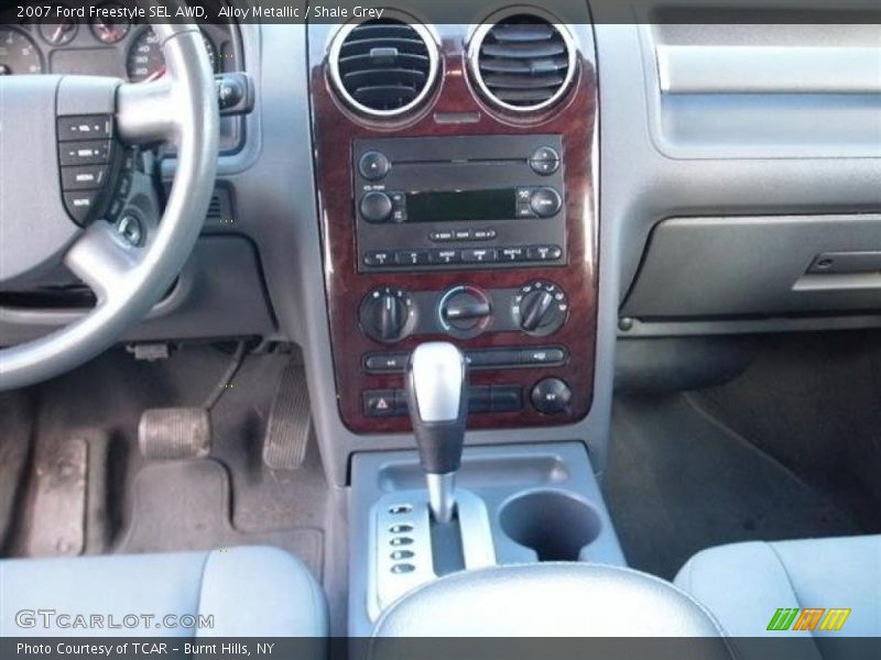 Controls of 2007 Freestyle SEL AWD