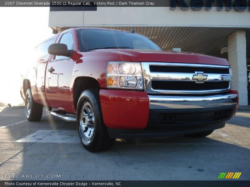 Victory Red / Dark Titanium Gray 2007 Chevrolet Silverado 1500 LS Regular Cab
