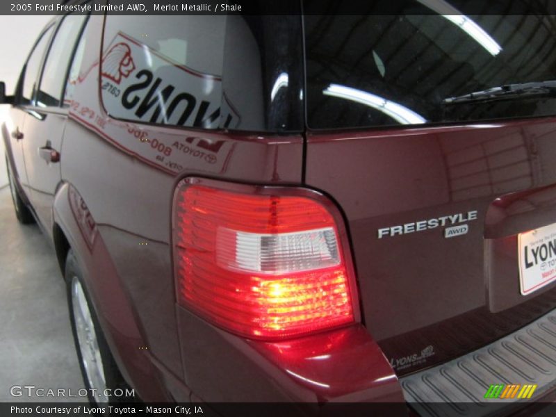 Merlot Metallic / Shale 2005 Ford Freestyle Limited AWD