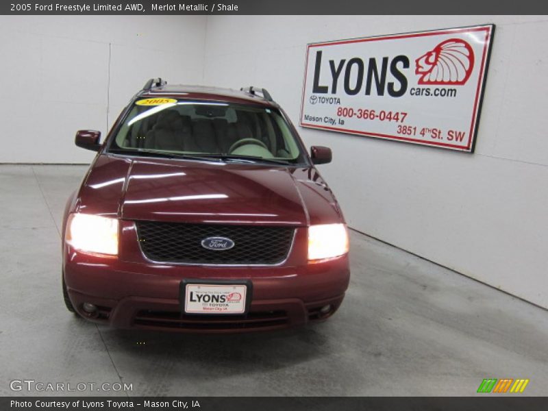 Merlot Metallic / Shale 2005 Ford Freestyle Limited AWD