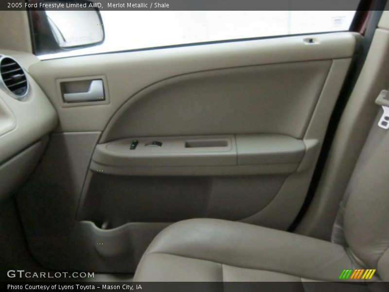 Merlot Metallic / Shale 2005 Ford Freestyle Limited AWD