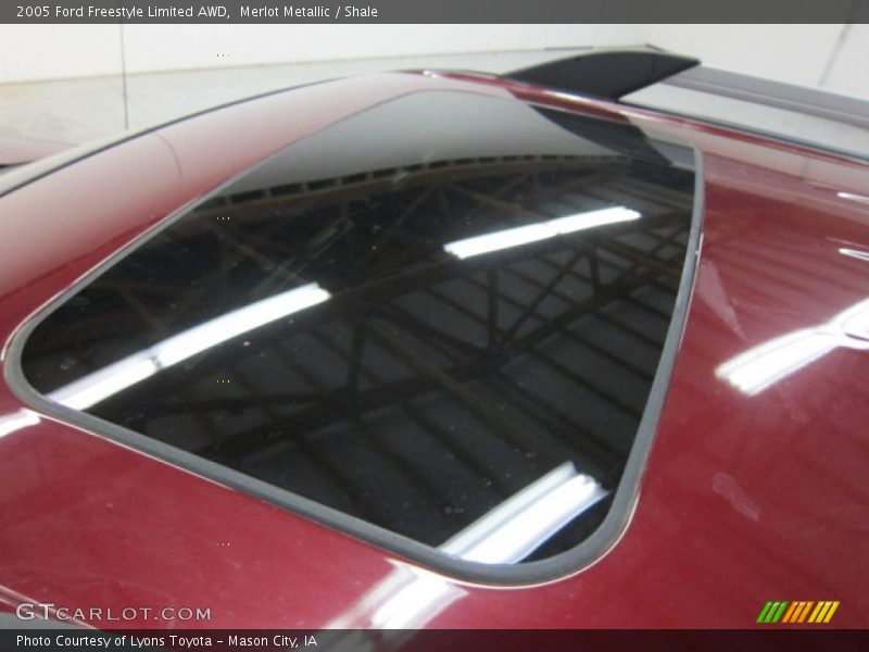 Merlot Metallic / Shale 2005 Ford Freestyle Limited AWD