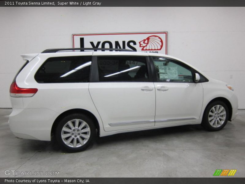 Super White / Light Gray 2011 Toyota Sienna Limited