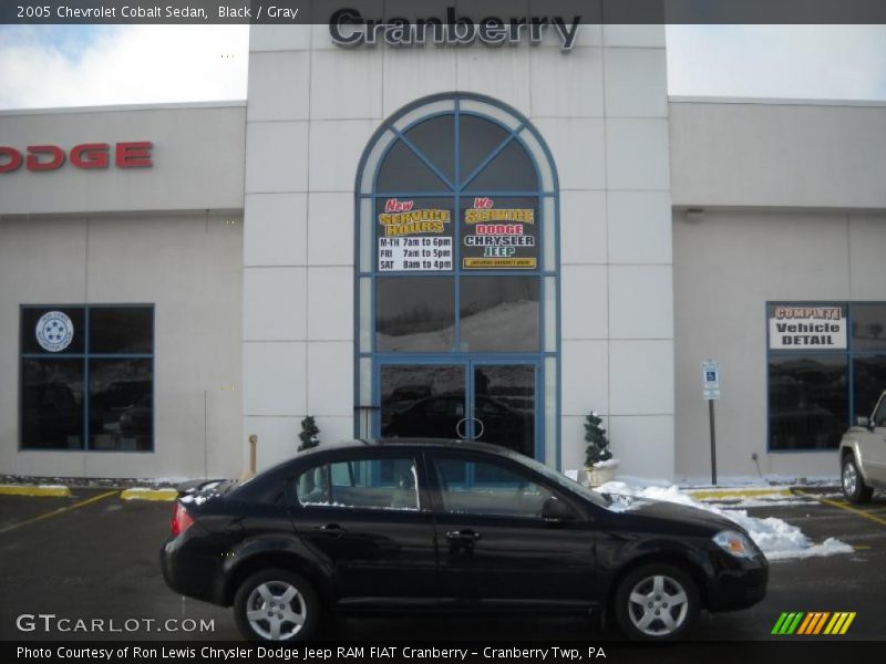 Black / Gray 2005 Chevrolet Cobalt Sedan