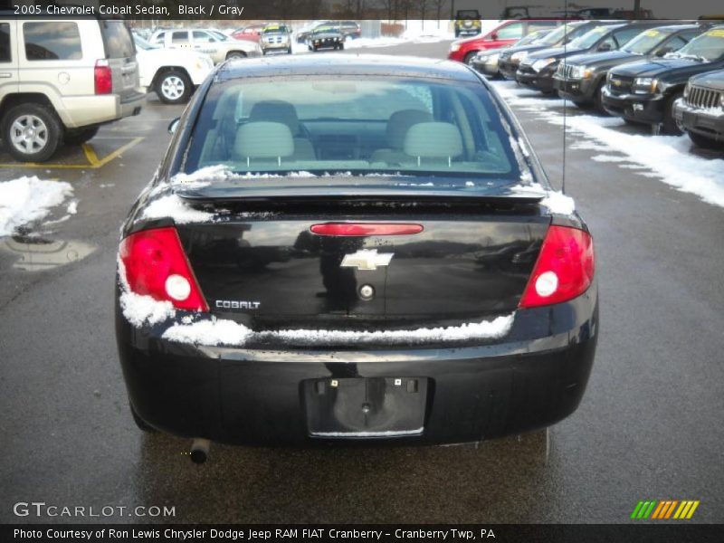 Black / Gray 2005 Chevrolet Cobalt Sedan