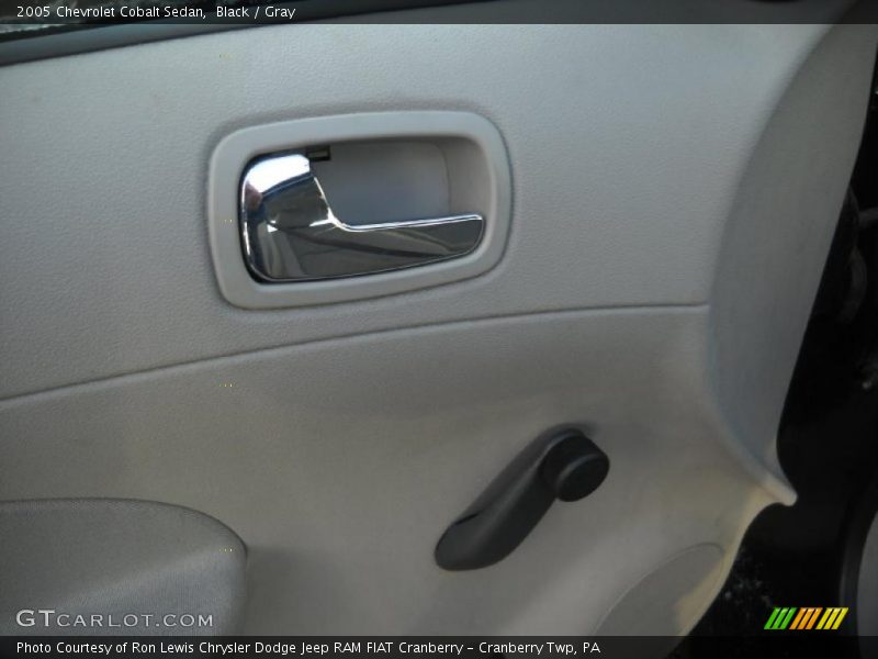 Black / Gray 2005 Chevrolet Cobalt Sedan