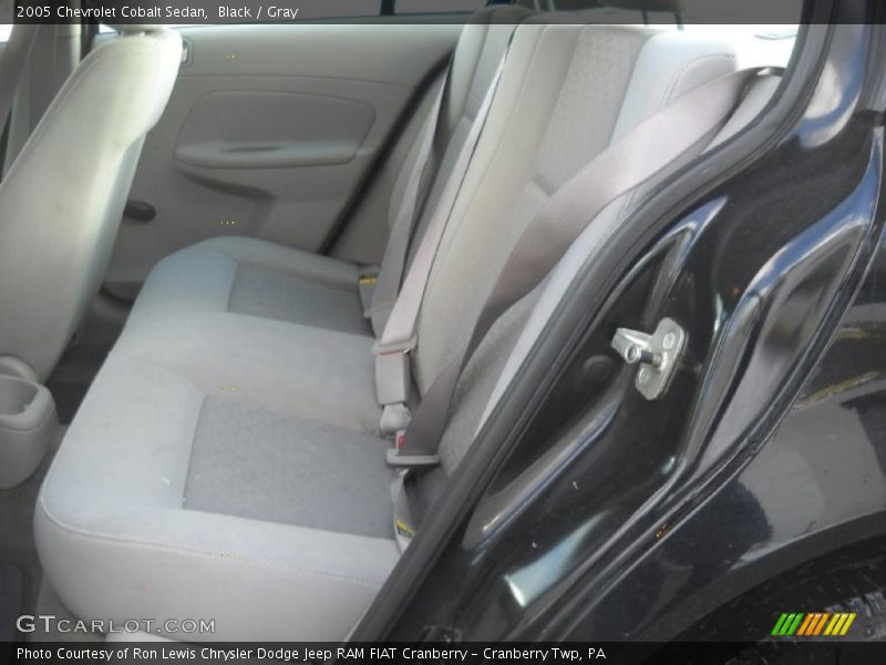 Black / Gray 2005 Chevrolet Cobalt Sedan