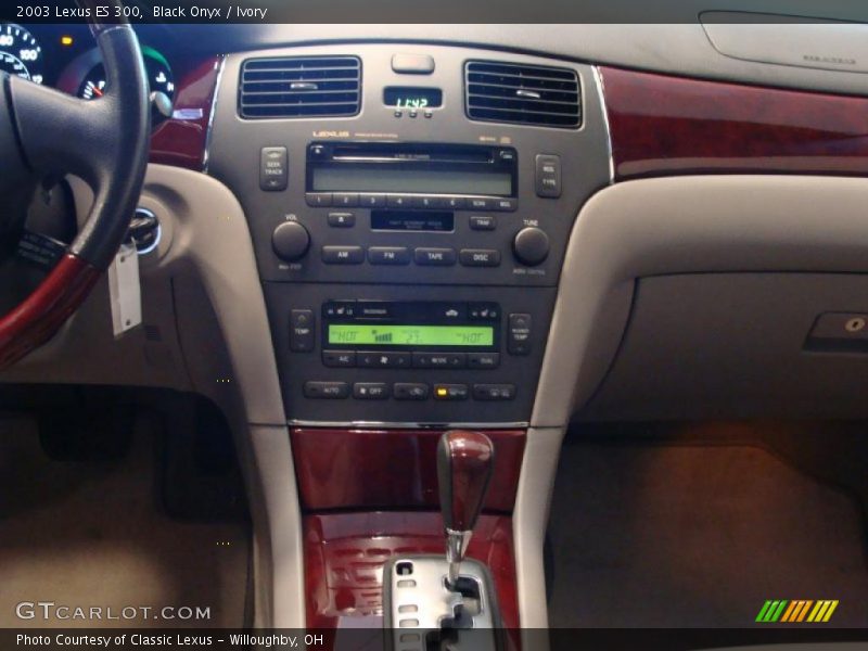 Black Onyx / Ivory 2003 Lexus ES 300
